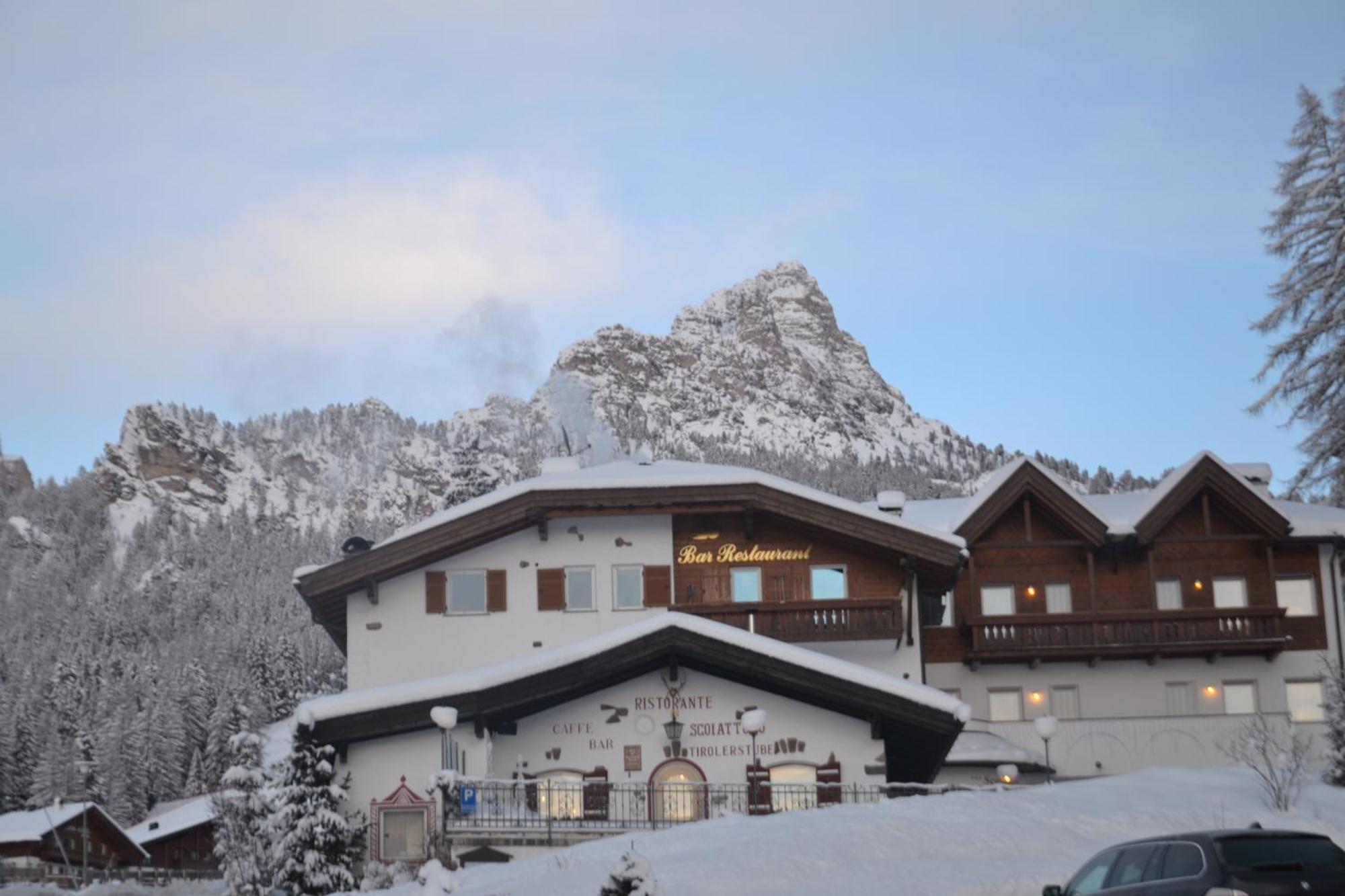 Hotel Scoiattolo Selva di Val Gardena Exterior photo