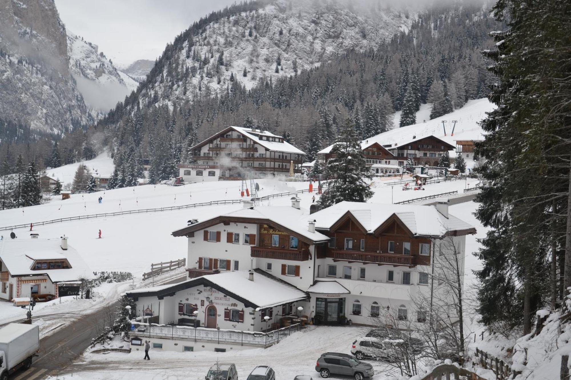 Hotel Scoiattolo Selva di Val Gardena Exterior photo